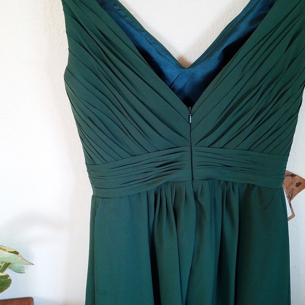 Elegant Green Midi Dress - Picture 7 of 8